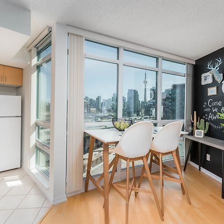 Cityscape Condo In Fort York Toronto Bagian luar foto