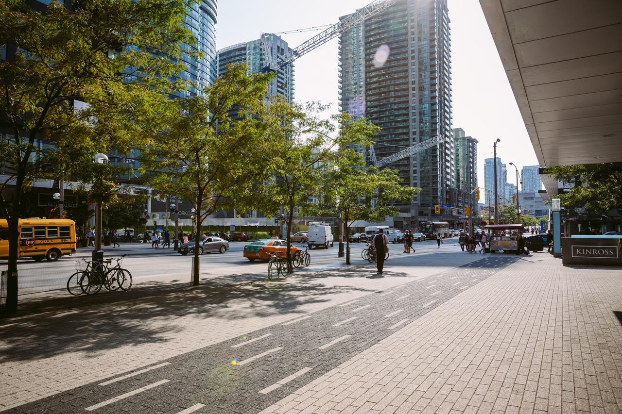 Cityscape Condo In Fort York Toronto Bagian luar foto