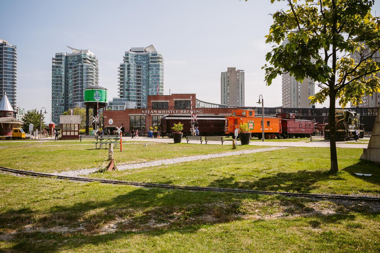 Cityscape Condo In Fort York Toronto Bagian luar foto