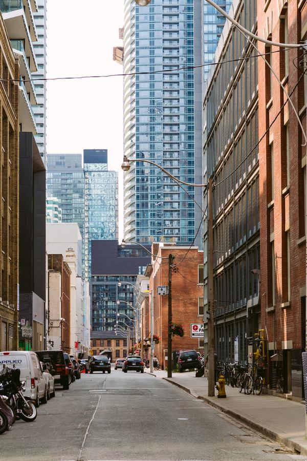 Cityscape Condo In Fort York Toronto Bagian luar foto